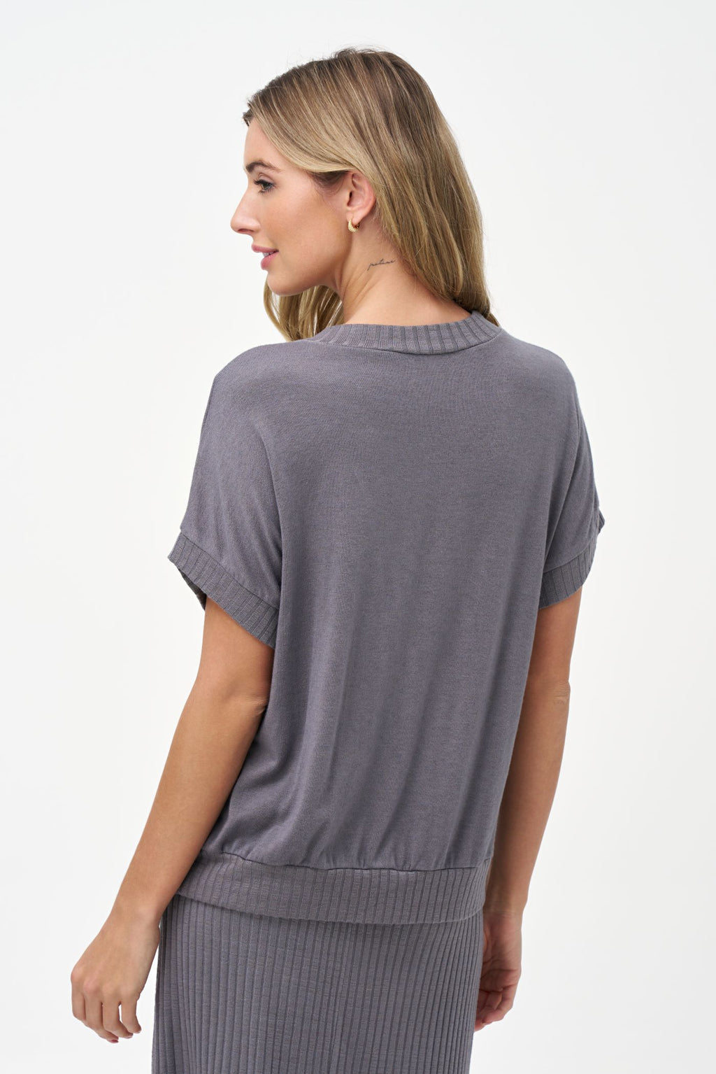 M Light Weight Knit Top