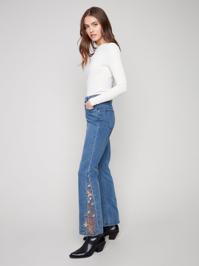Charlie B Bootcut Jeans w/Embroidery