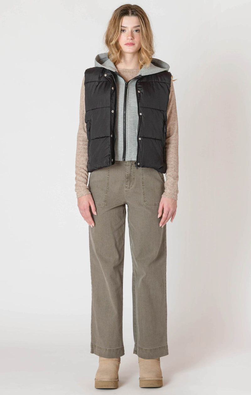 Room 34 Vest w/Removable Hood